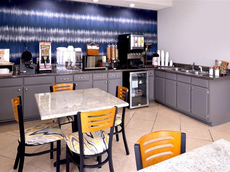 Americas Best Value Inn - Monroeville Bagian luar foto