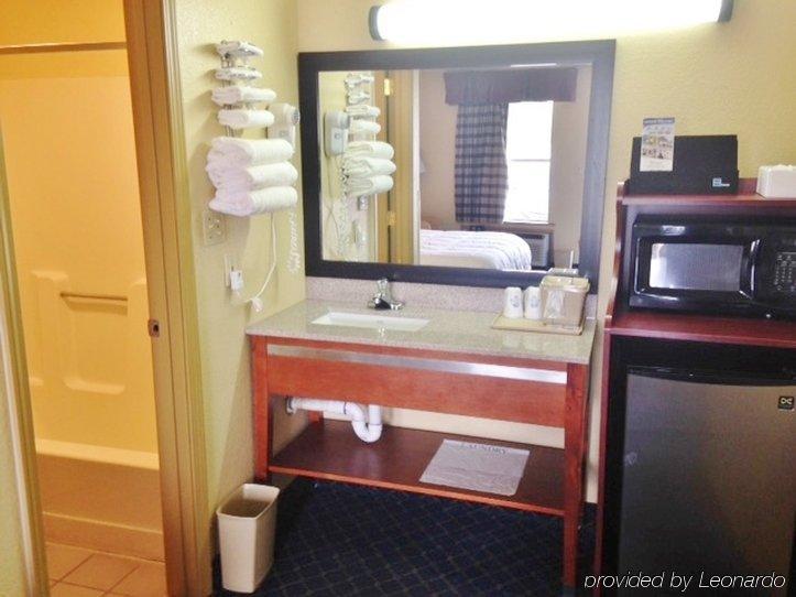 Americas Best Value Inn - Monroeville Bagian luar foto